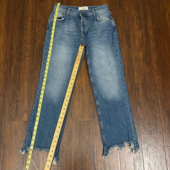 WE THE FREE Maggie Jeans Blue Ankle Chewed Hem Straight Leg Frayed - Picture 12 of 13